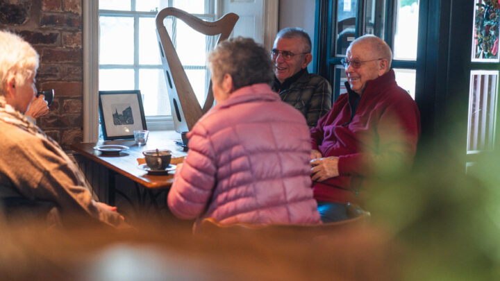 Tafarn a Achubwyd gan Bobl: Stori Adfywiad Ty’n Llan